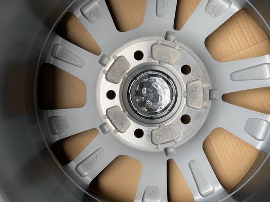Silver 8.5J Rims For Toyota , 110 Hole 5x150 20 Inch Wheels